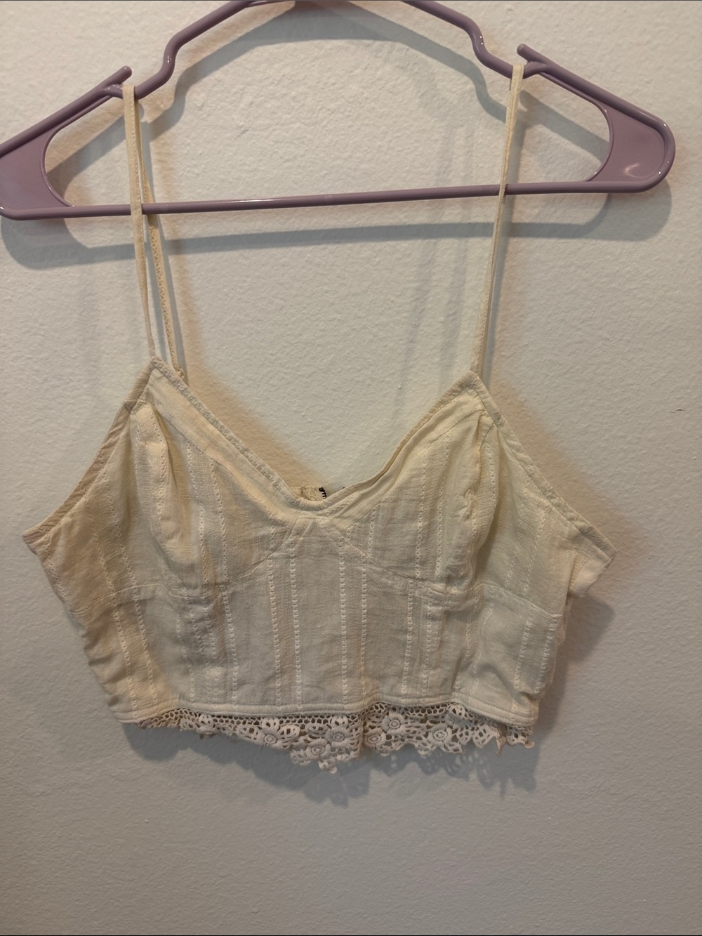 Forever 21 Cream Lace-Hem Cropped Cami